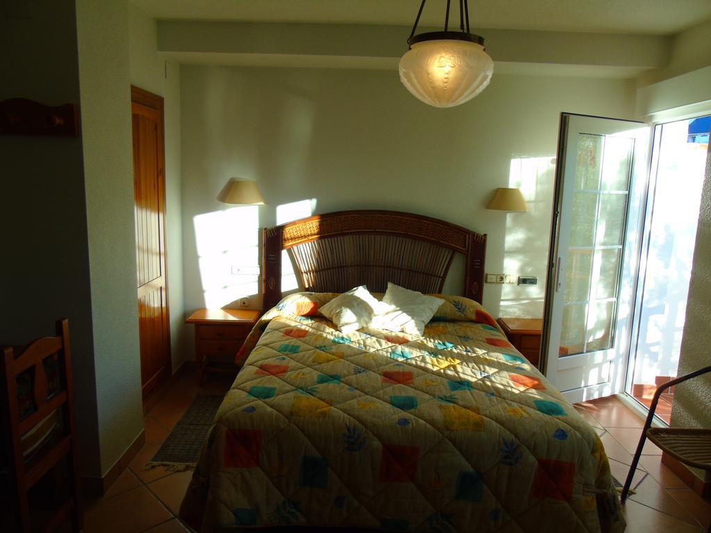 Apartamentos Turisticos Cumbres Verdes La Zubia Szoba fotó