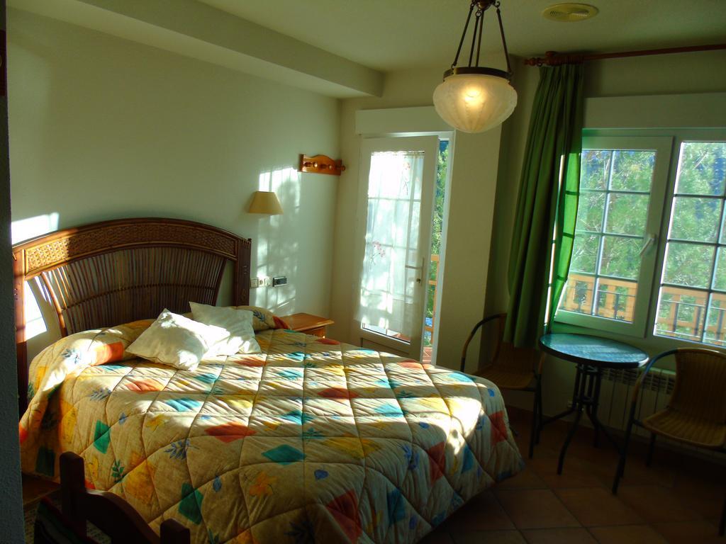Apartamentos Turisticos Cumbres Verdes La Zubia Szoba fotó