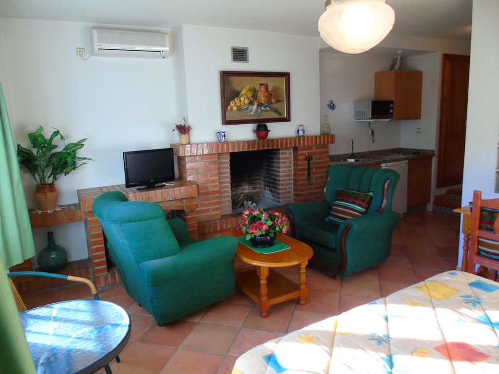 Apartamentos Turisticos Cumbres Verdes La Zubia Szoba fotó